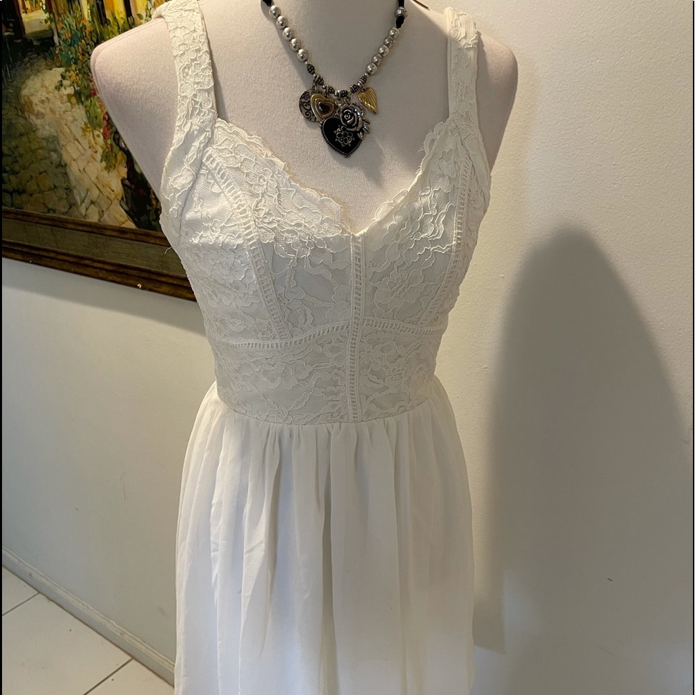 Francesca White Lace Mini sleeveless Dress Size S